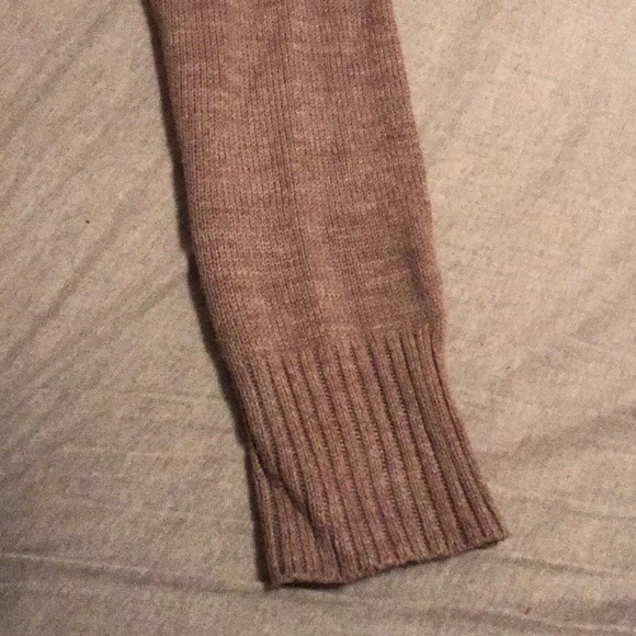 H&M Sweater - Picture 4 of 5